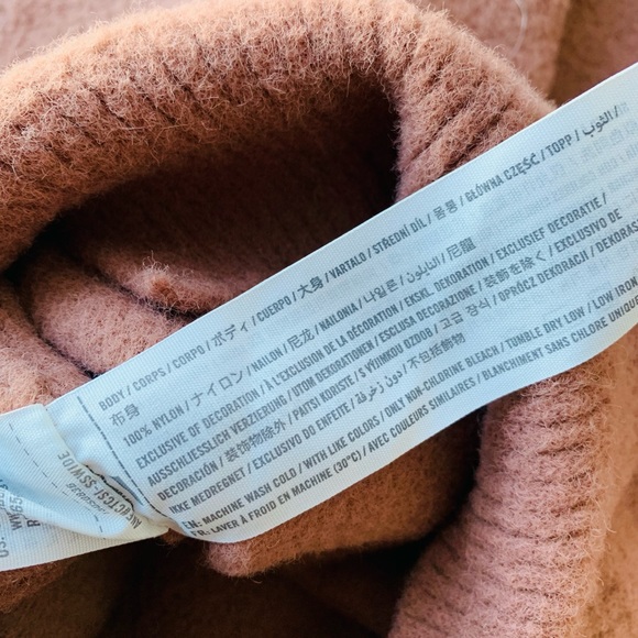 Abercrombie & Fitch Pull-Over - Picture 5 of 7